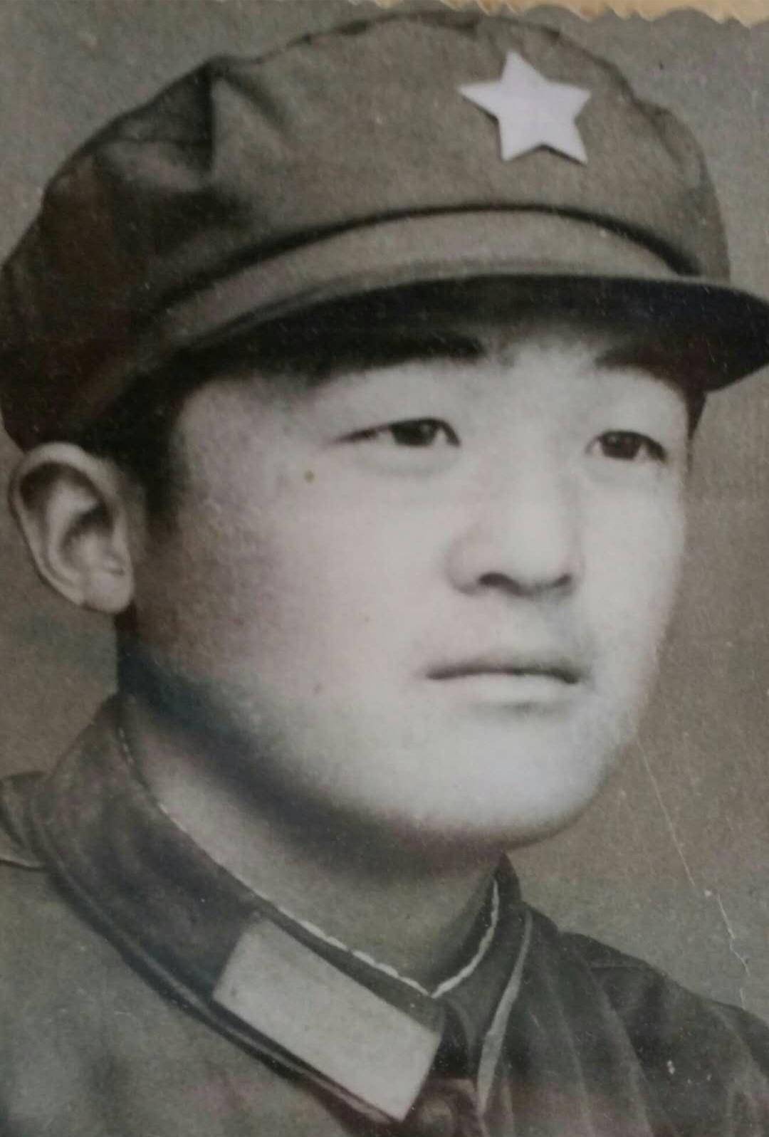 班长来师部出差 拐弯抹角找到通信连女兵 对外称 表妹 老弟