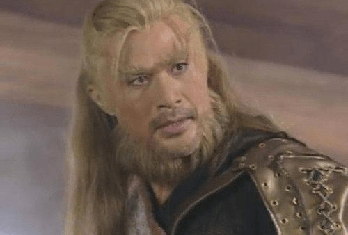 再加上他练习七伤拳神经有时不太好使了,所以这两个人救了他的命后,就