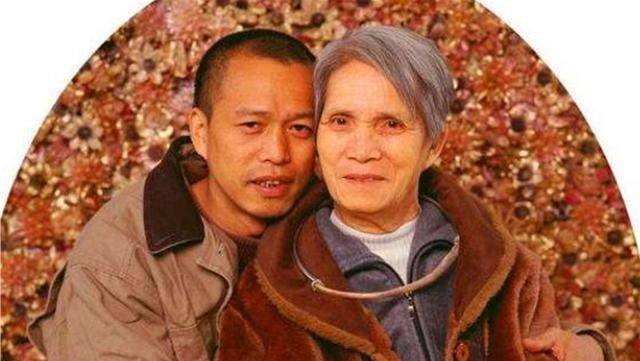 疯狂的"艺术家" 何云昌,取肋骨做项链,给深爱的5个女人戴上