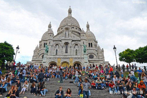 法国巴黎最文艺的教堂，不是圣母院，而是这座百岁“白色天使”