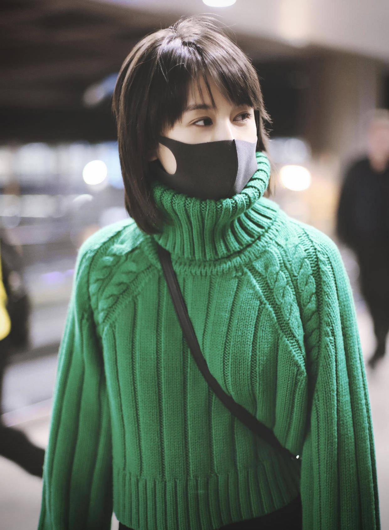 王子文衣品了得牛仔外套搭配黑色紧身裤小个子也能显高显瘦