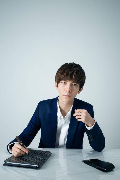 庄羽"反剽窃基金"设立,郭敬明将给基金账户汇300万_通知