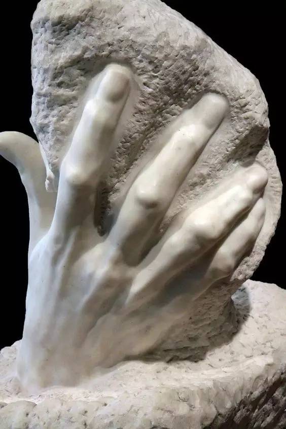 雕塑之美手部细节的力量与柔美