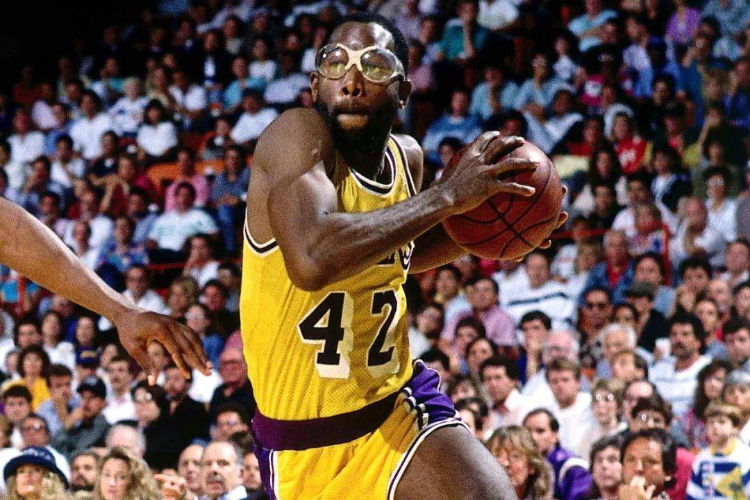 大前锋:詹姆斯·沃西