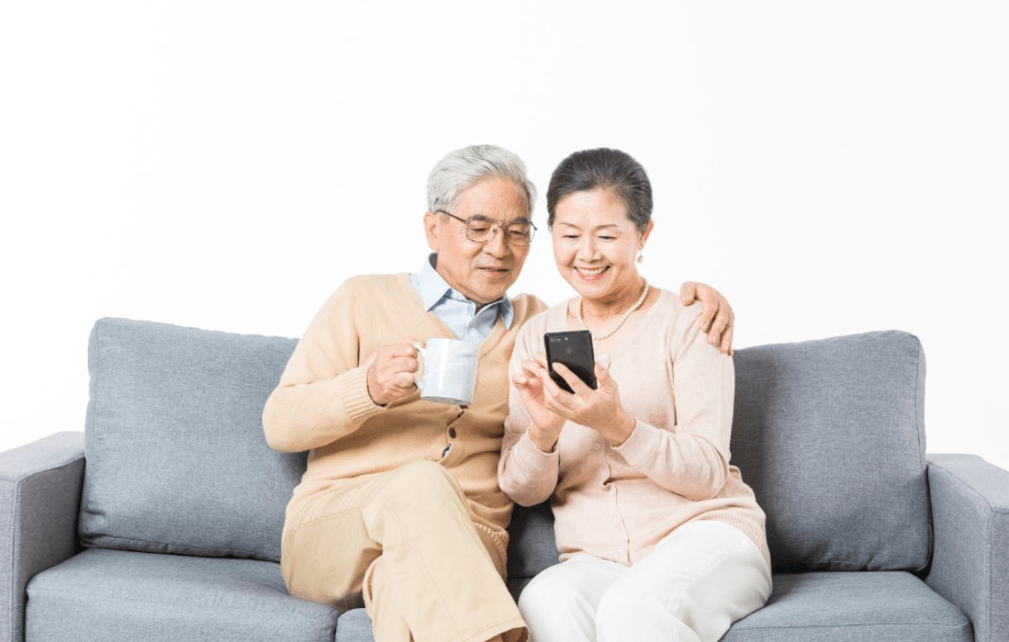 IPhone对于老年人来说稳定流畅?论制度功能还是家庭美德