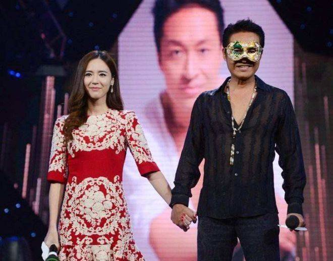 她24岁未婚先孕,34岁却被影帝老公抛弃,36岁为儿子复出终于爆红_吴佳