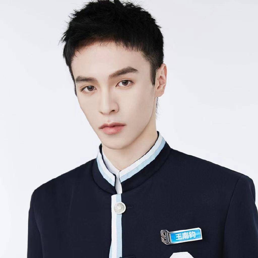 《青春有你3》一公来袭 黑金王南钧李钦打头阵揭秘初舞台