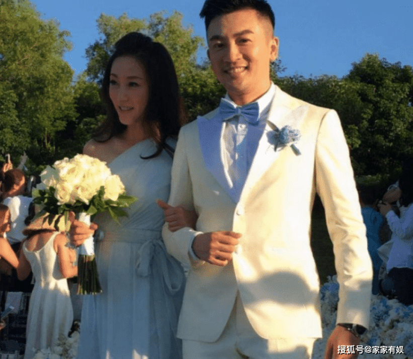 原创她是48岁苏有朋的妻子结婚17年如此低调长相不比明星差