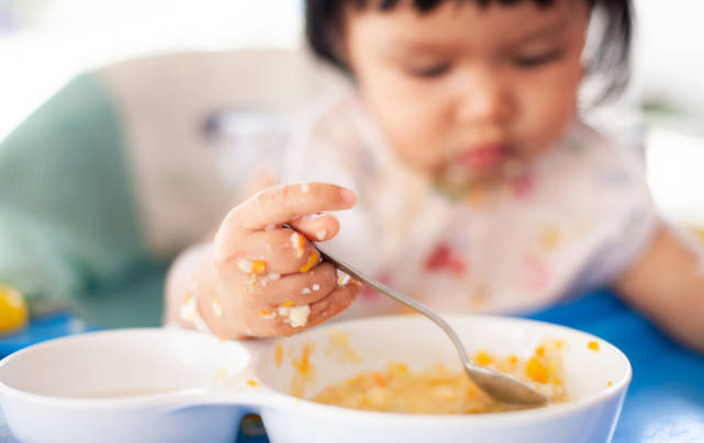 如何给孩子正确添加辅食 fde64cba7c0f47e99059881ef9b85540.jpeg