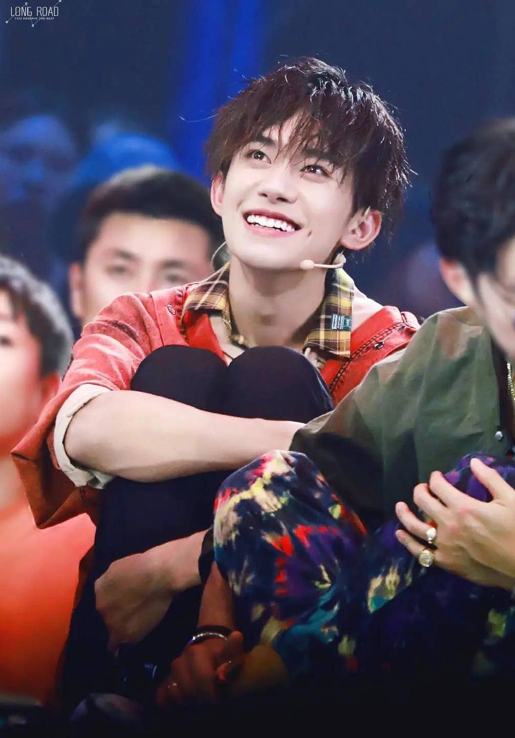 易烊千玺爸爸对易烊千玺说的话 449097a7a6e04c9b97a3f7d9dd326267.jpeg