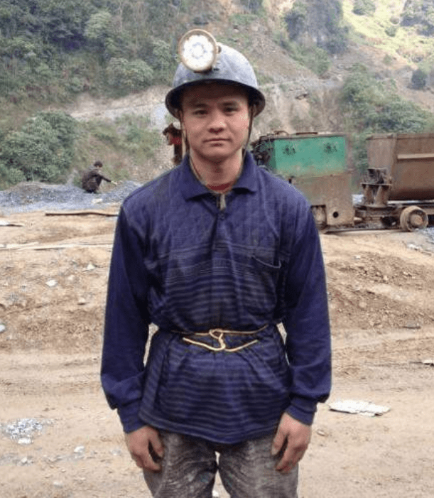 原创曾在矿场工作后成中国首位世界拳王如今娶小10岁美丽娇妻