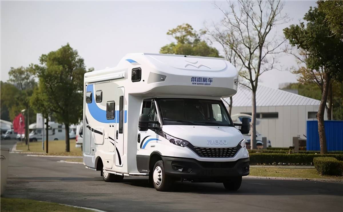 戴德e途系列进口依维柯房车十五天超强续航让旅行更舒心