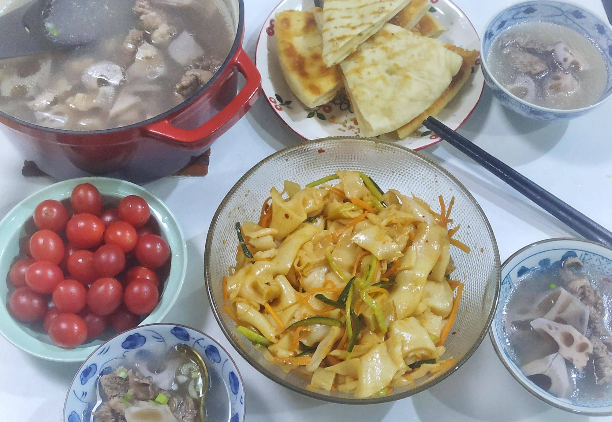 自己在家做的简单晚饭 5f3fe153c52245a993c06354e2dfef42.jpeg