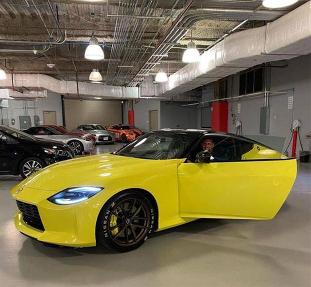 跑车车头为什么那么长 6c821b2b20a74c9bb31c581a3b328865.jpeg