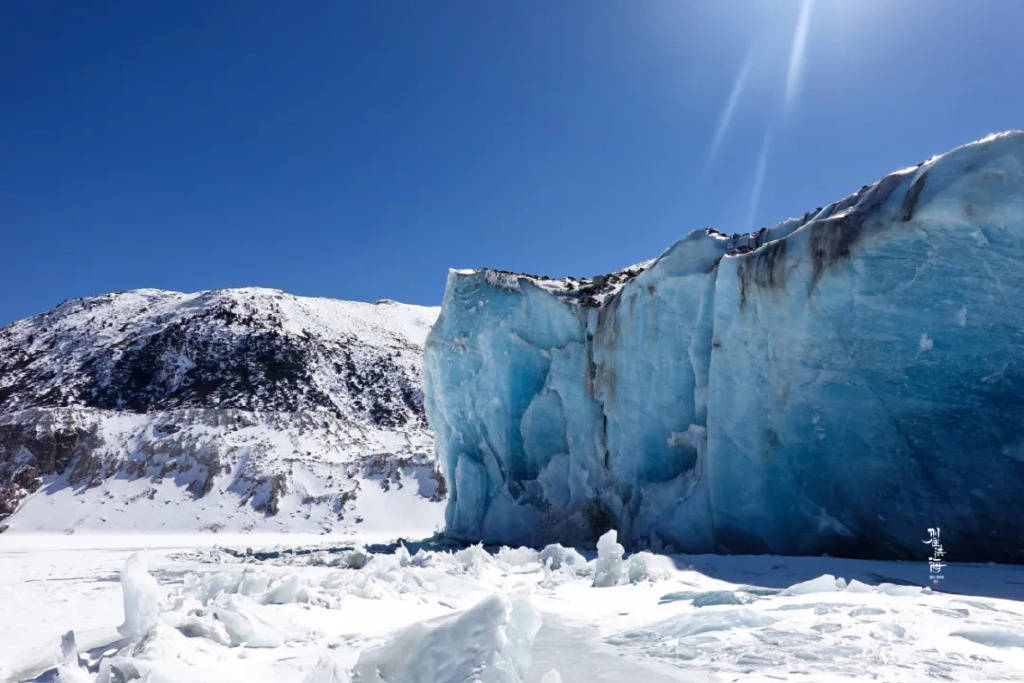 世界三大冰川之一的来古冰川，为什么是蓝色的？