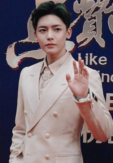 周也和侯明昊演的电视剧 a92b144200f3406b93aeed33eb263169.jpeg