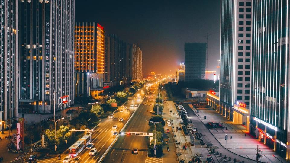 中国在国际形象最佳城市，不是网红重庆，而是天性热烈如火的它