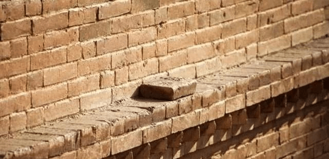 嘉峪关上有块“定城砖”，六百年无人敢动，它究竟为何方圣物？