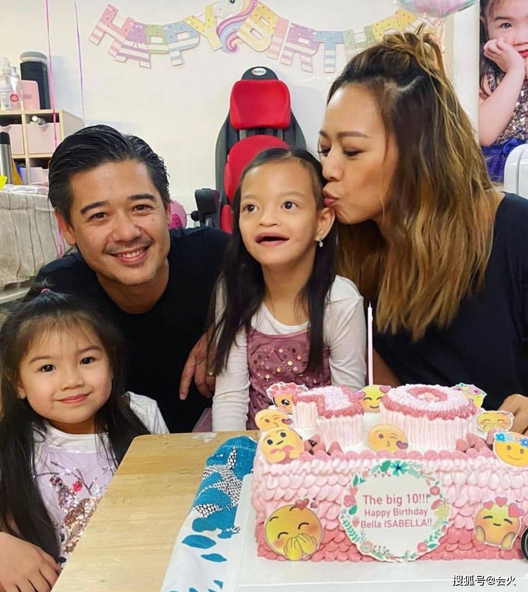 原创钟丽淇患病大女儿罕露面十岁才会走路不上学医生曾称其活不长