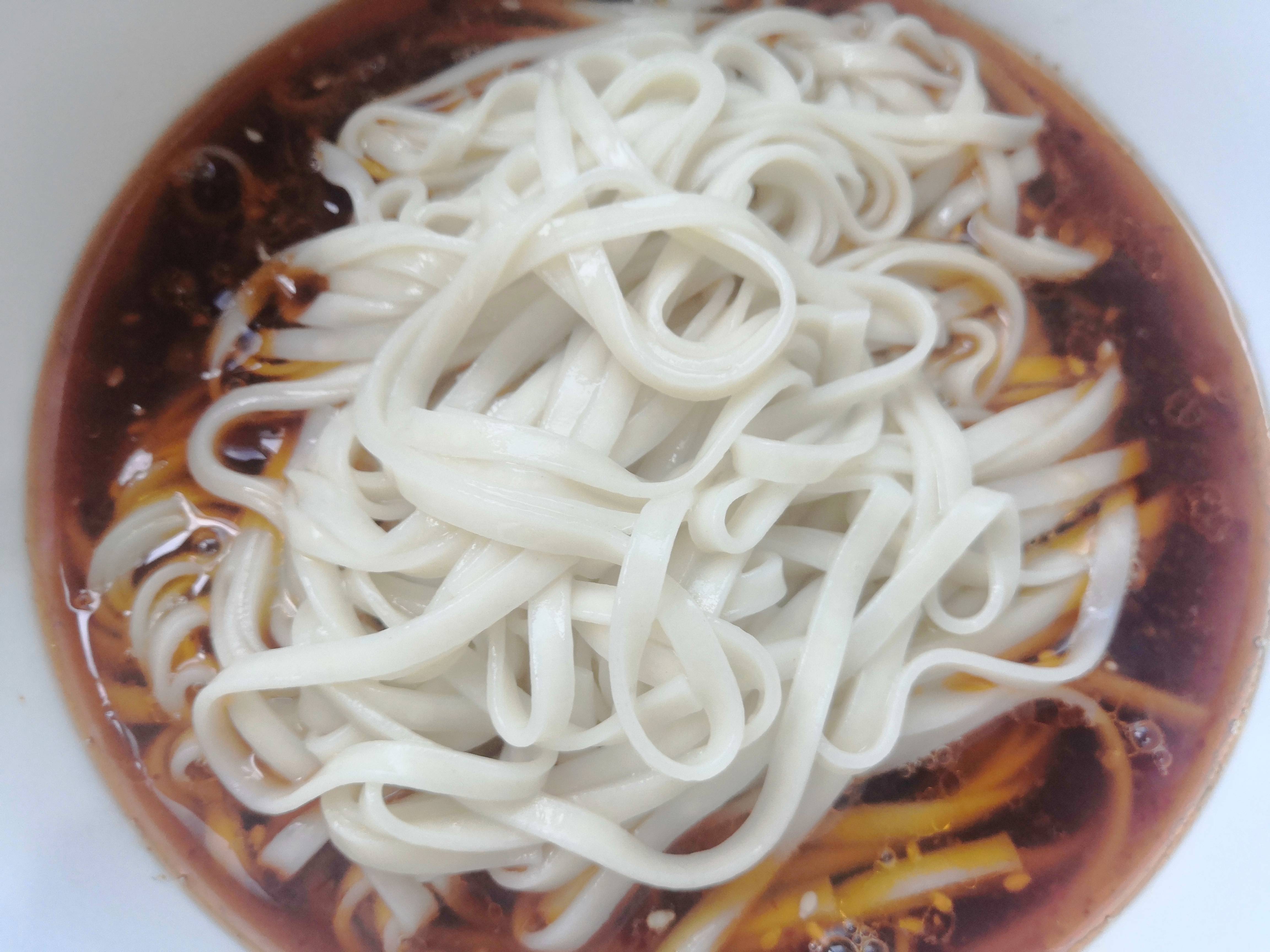 原创我在菜市场买了一包豌豆尖竟被邻居追问是什么煮碗面给她尝尝