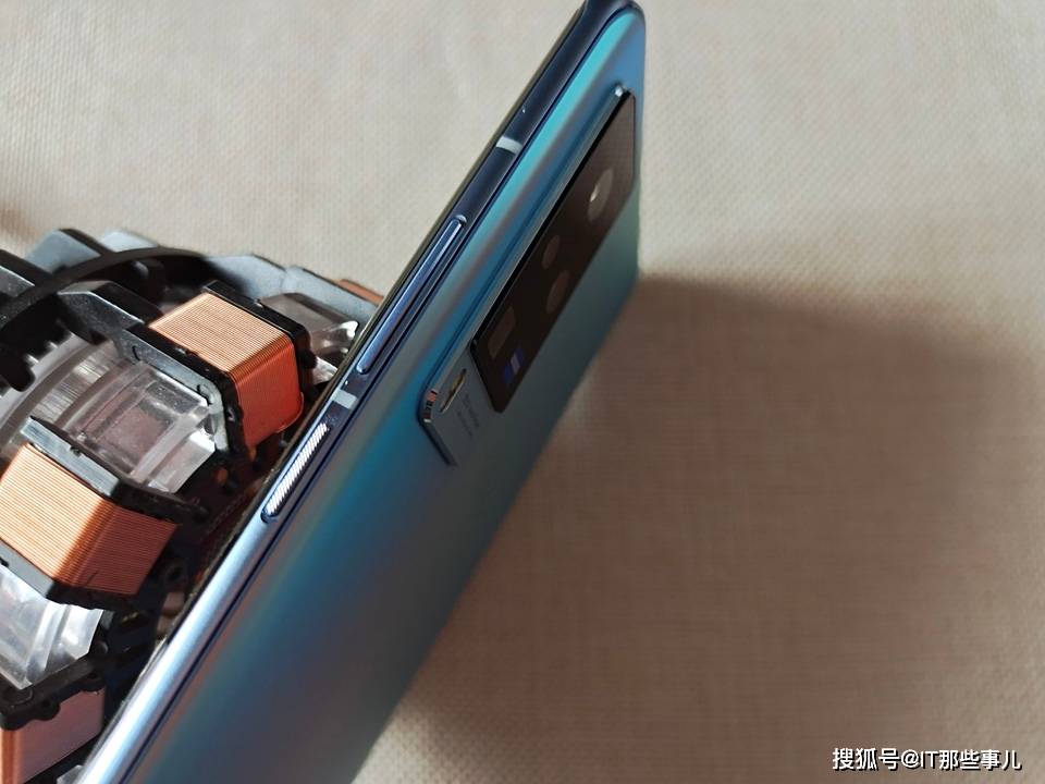 旗舰|外观更轻薄 拍照更好 vivo X60才是4000元价位的旗舰标杆