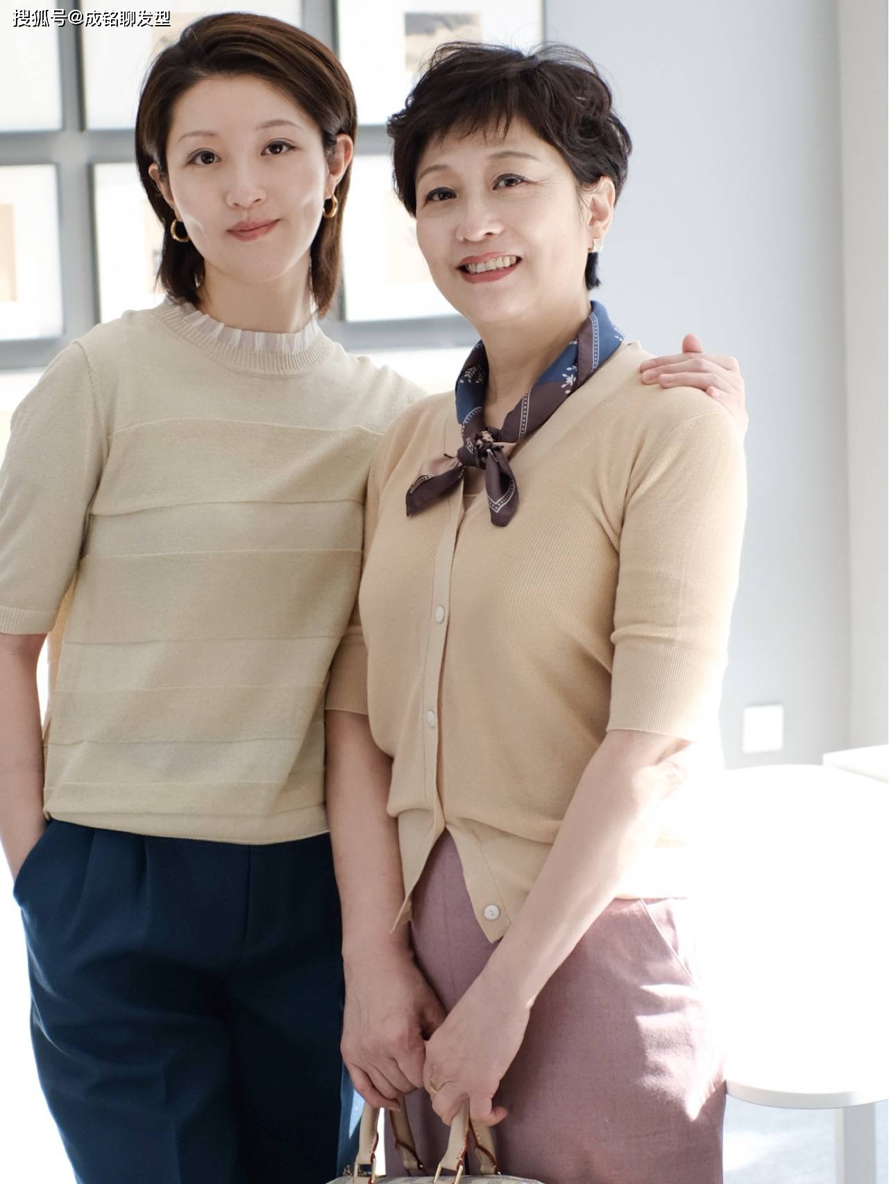 原创60岁的阿姨,最好远离沉闷的穿搭,学会这些搭配,时尚减龄有活力