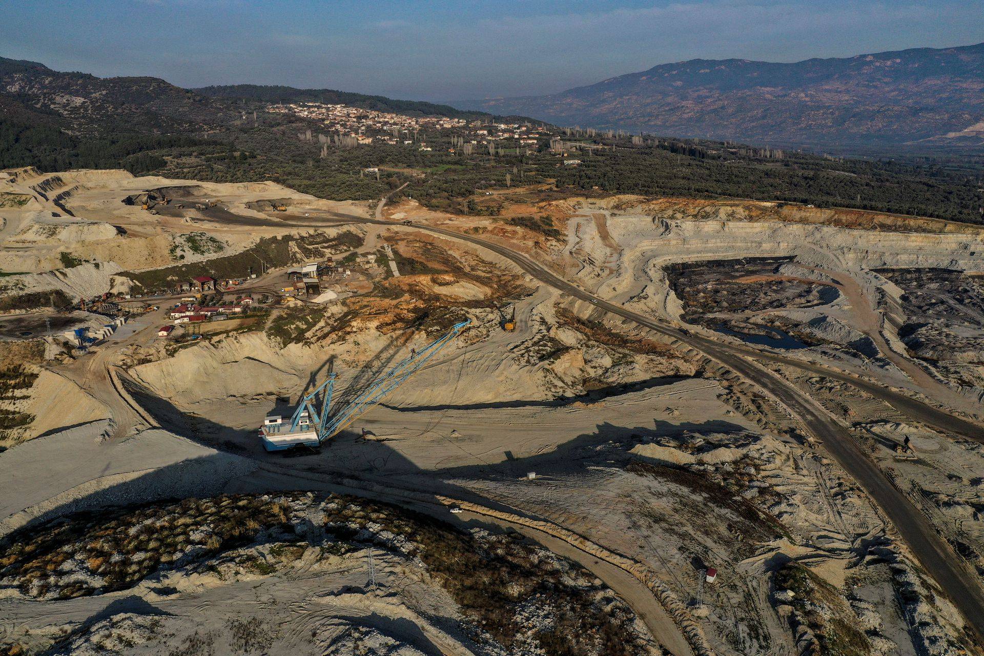 土耳其采矿毁地5000公顷相当于8000个足球场