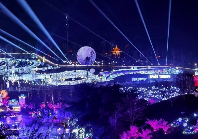 中华彩灯大世界：打造全球唯一全年不落幕光影艺术公园