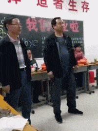 原创
怎么就剩我们两个人了,其余的人去哪了?