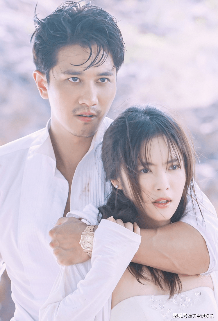 彭冠英与蔡文静二次合作新剧,官方与《阳光之下》联动,羡慕cp粉