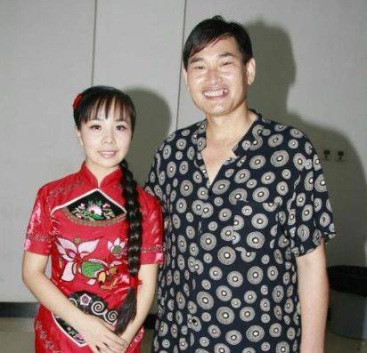 王二妮和丈夫照片图片