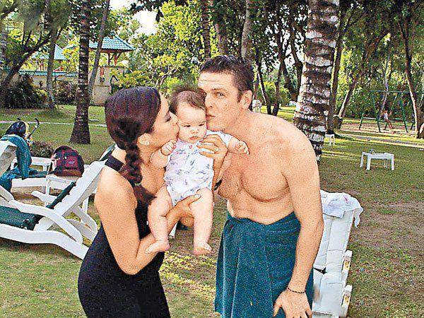 申贤俊钟丽缇与申贤俊是 1999 年认识的,当时只是点头之交.