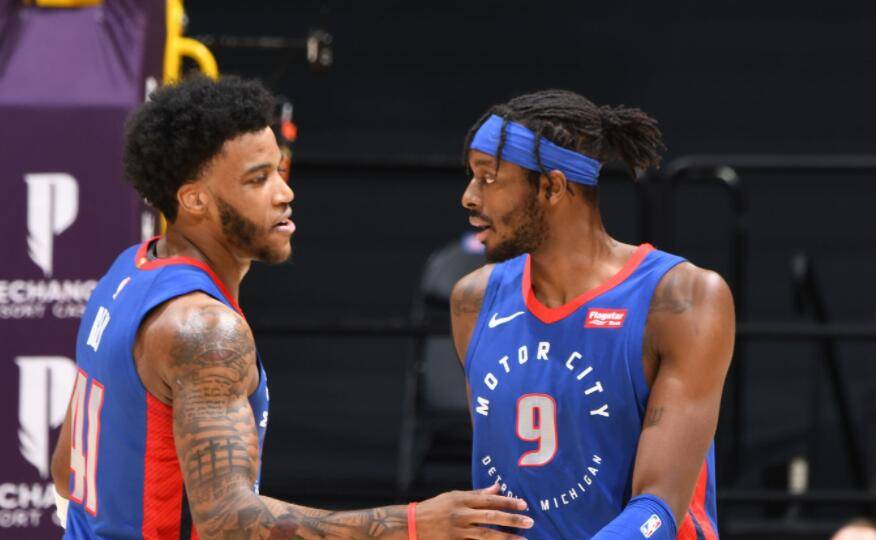 绿军为什么要报价格兰特?原因主要有两点,组三巨头对抗篮网_活塞