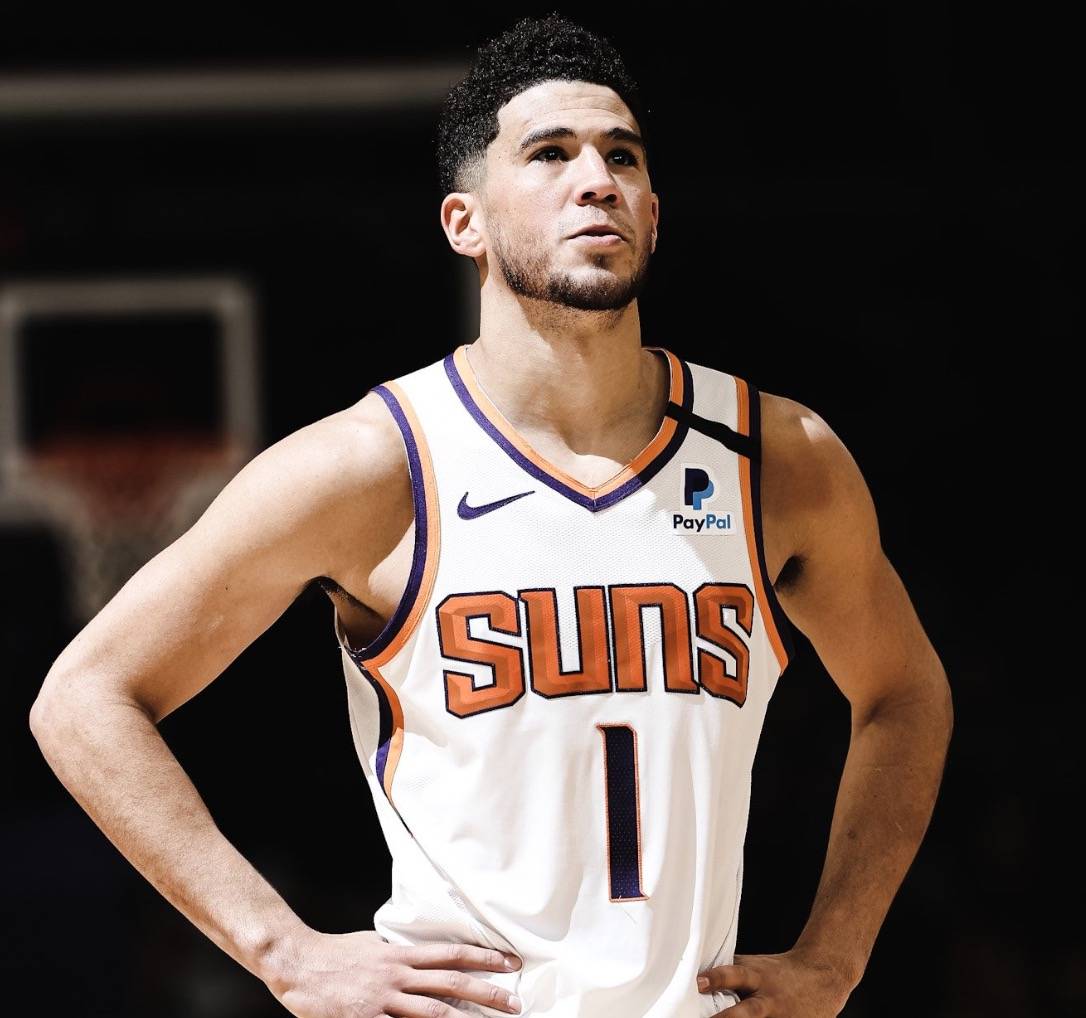 原创再升级詹娜深夜社媒晒照大胆示爱布克西蒙斯看了要