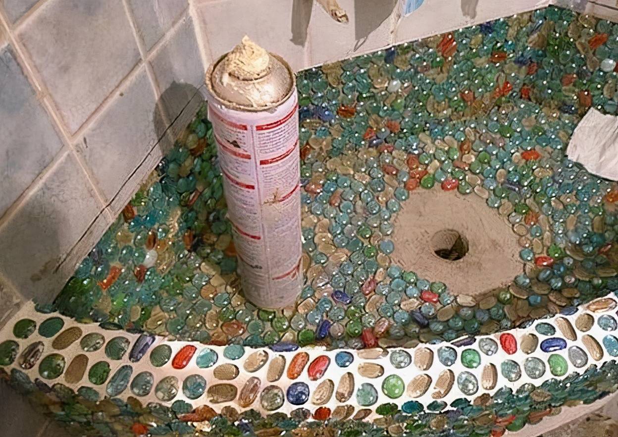 老爸说这是马赛克,你们懂什么!哈哈真是不撞南墙不回头啊!