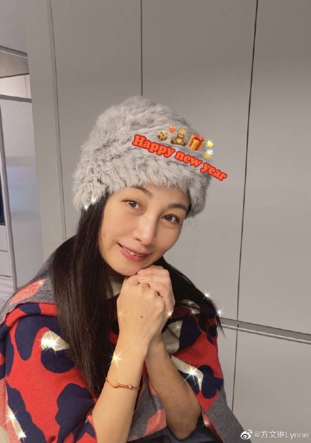 她曾与伊能静齐名,遭前夫出轨背叛,今56岁依旧美丽大方_方文琳