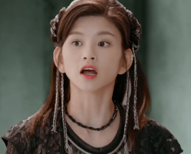 还记得《择天记》中的小黑龙吗？当她穿上婚纱后，是心动的感觉！