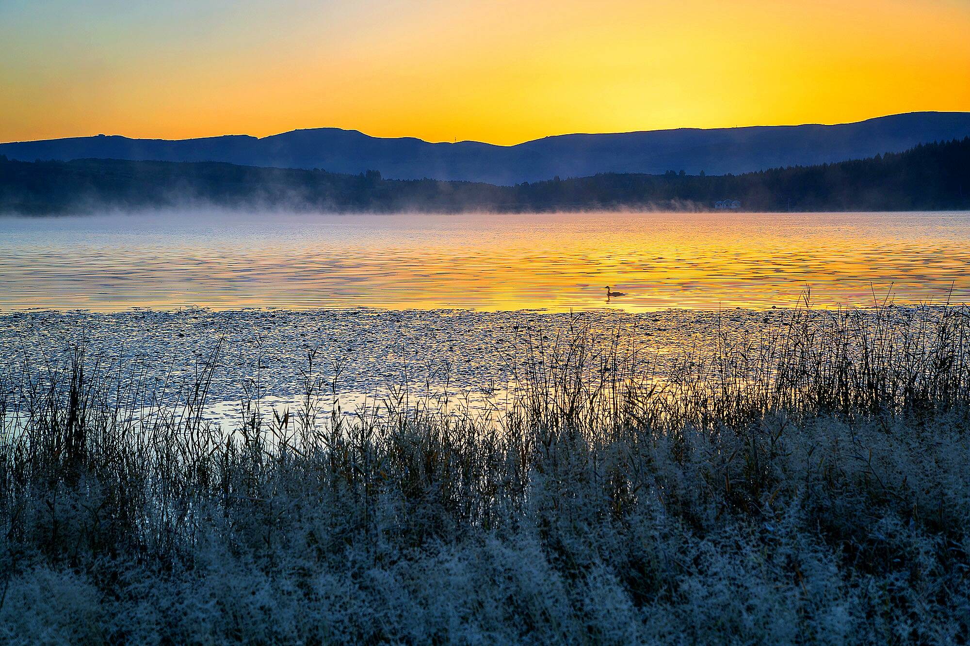 香港中国旅游签约摄影师曹建国宁武古八景之首宁武天池霞映
