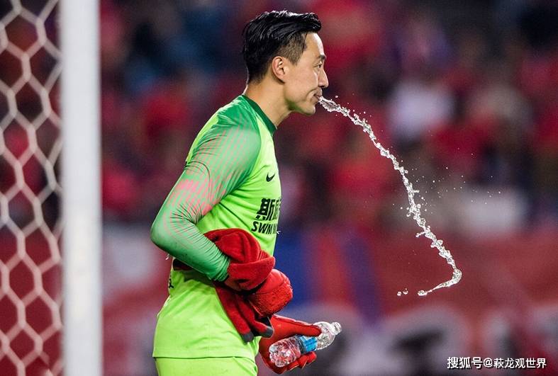 原创卡队和元敏诚都走了重庆再无喝水哥一个光头换申花4将到底谁赚了