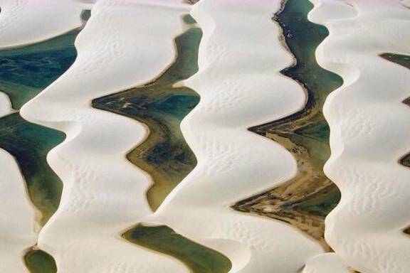 世界上最失败的沙漠，本该黄沙漫天一片死寂，却遍地湖泊鱼虾成群