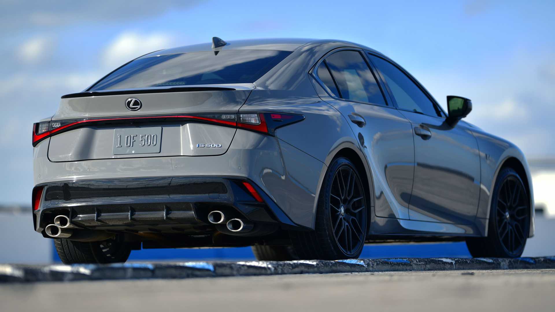 雷克萨斯is500f运动性能首发版首次亮相50升v8引擎高速油耗98l