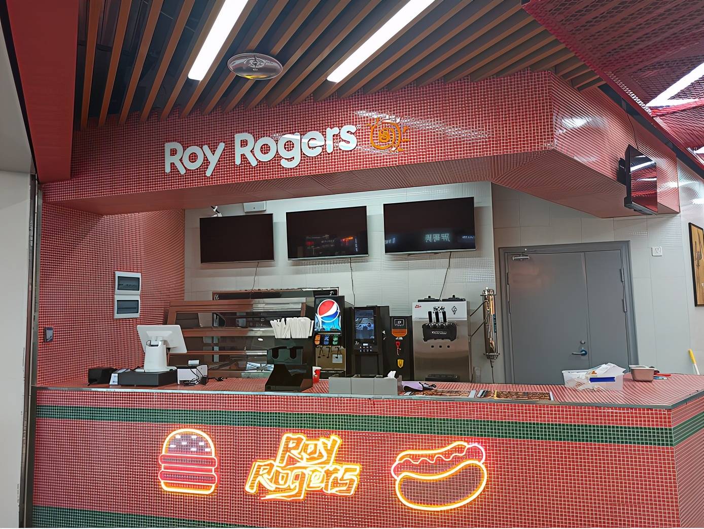 霸气漫威汉堡炸鸡主题餐厅罗伊罗杰斯来袭