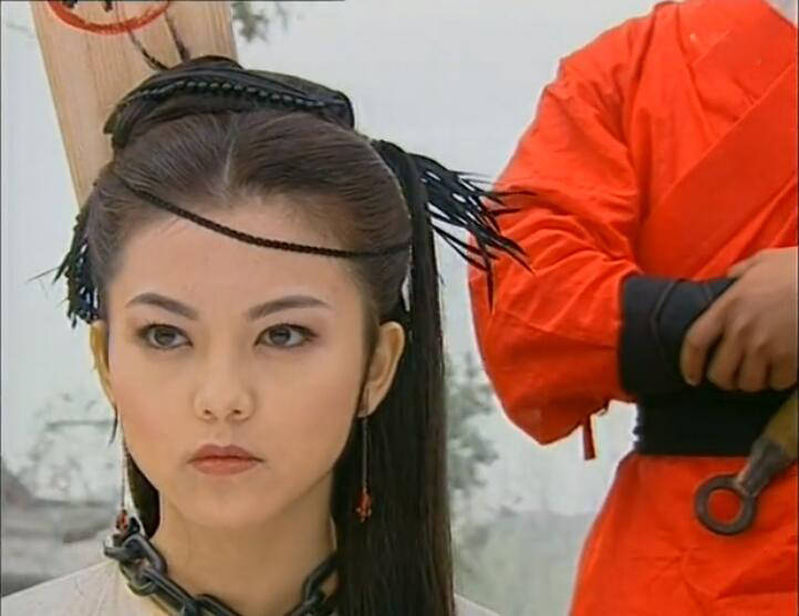 被李湘年轻时的颜值惊艳到了跟王艳蒋勤勤同剧pk竟没被艳压