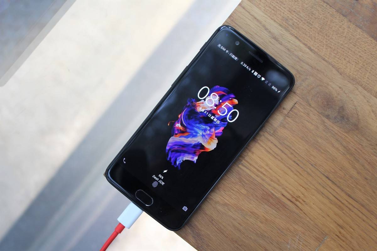 15分钟充满手机,120w快充技术怎么实现?_充电