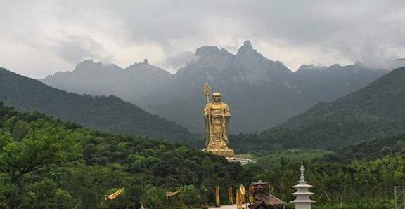 中国佛教四大名山，“五朝恩赐无双地，四海尊崇第一山”
