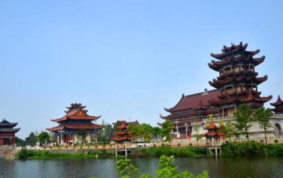 中国“第一”大寺：建立在河南省，雄伟壮观，但不是嵩山少林寺