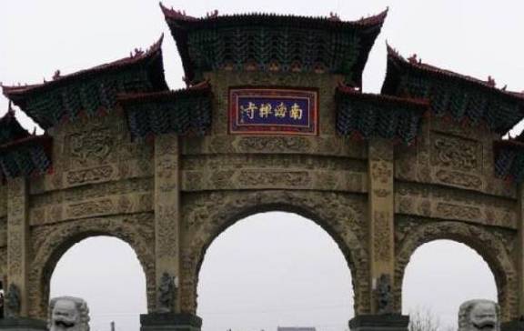 中国“第一”大寺：建立在河南省，雄伟壮观，但不是嵩山少林寺