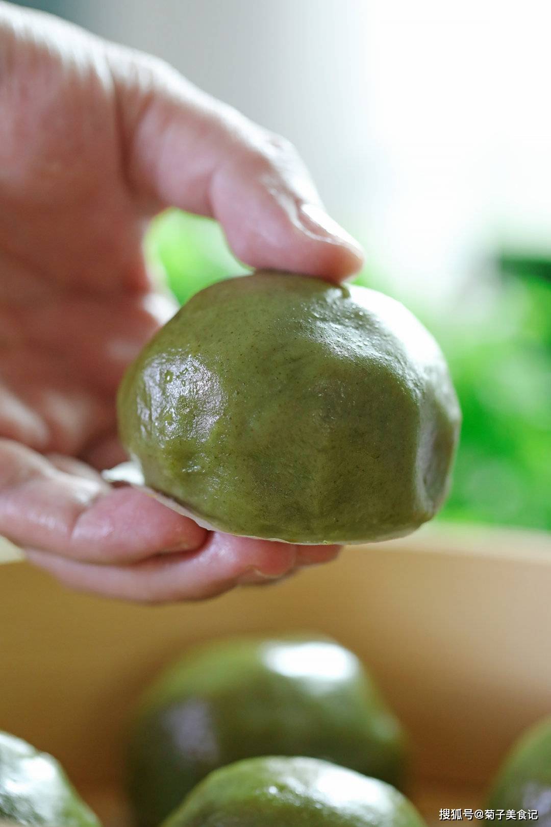 3月品尝春天的味道菊子选艾草牢记这些技巧不变色不开裂