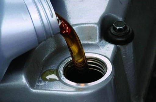 汽车机油自己能换吗 c75092df4c394a109800831b645542e4.jpeg