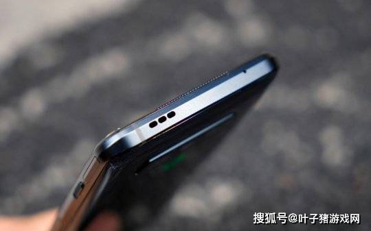 利器|怪兽级游戏利器君临天下 黑鲨4Pro游戏手机首发开箱评测